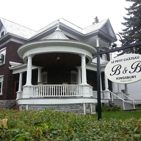 Le Petit Chateau Montebello B&B מראה חיצוני תמונה