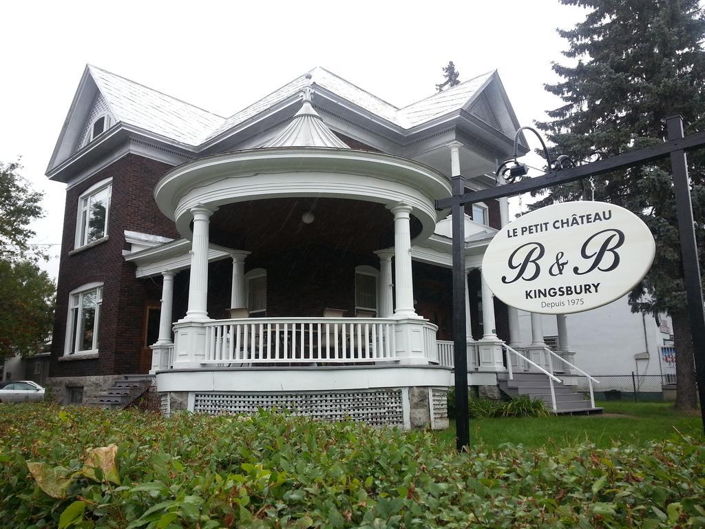 Le Petit Chateau Montebello B&B מראה חיצוני תמונה