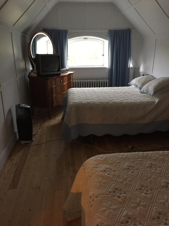 Le Petit Chateau Montebello B&B חדר תמונה