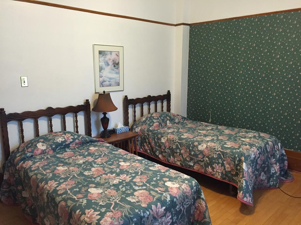 Le Petit Chateau Montebello B&B חדר תמונה