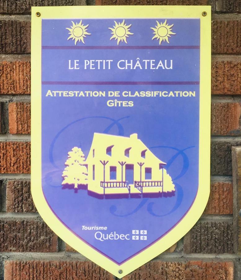 Le Petit Chateau Montebello B&B מראה חיצוני תמונה