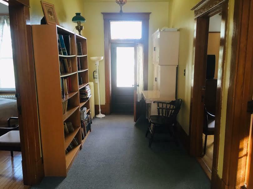 Le Petit Chateau Montebello B&B מראה חיצוני תמונה